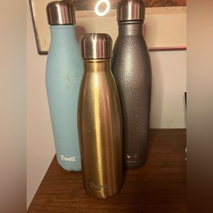 3 S’well water bottles